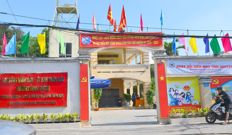 TP. Hồ Chí Minh rực rỡ cờ hoa hướng về ngày hội bầu cử  - 7