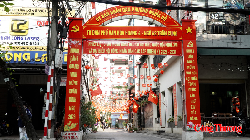 Phường Nghĩa Đô rực sắc cờ hoa trước ngày bầu cử - 2