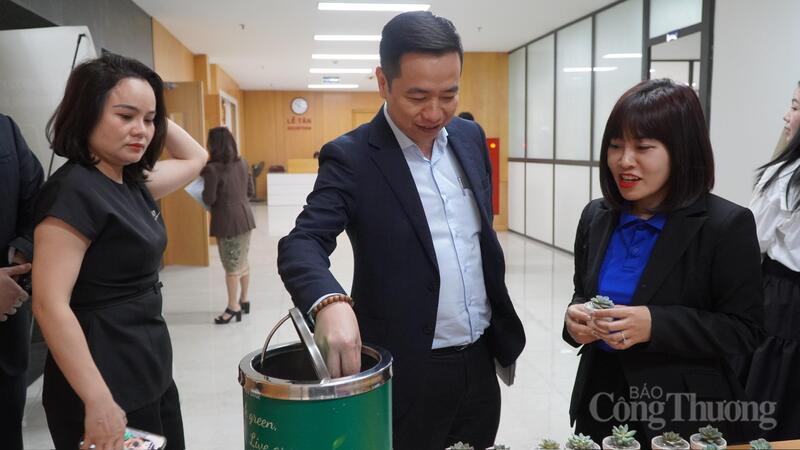 Không khí của chương trình rất sôi nổi, lan tỏa tinh thần trách nhiệm vì xuân Okvip 2026 trong toàn cơ quan.
