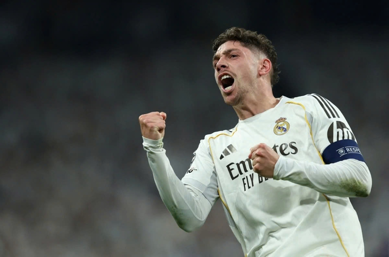 Federico Valverde lập cú hat-trick trong hiệp 1. Ảnh: Reuters