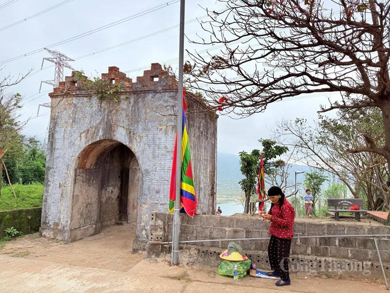 Việc quản lý di tích còn gặp nhiều khó khăn do nằm ngay ranh giới giữa Quảng Trị và Hà Tĩnh.