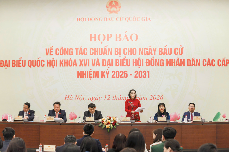 Phó Chủ tịch Quốc hội, Ủy viên Hội đồng bầu cử quốc gia Nguyễn Thị Thanh chủ trì và điều hành họp báo. Ảnh: QH