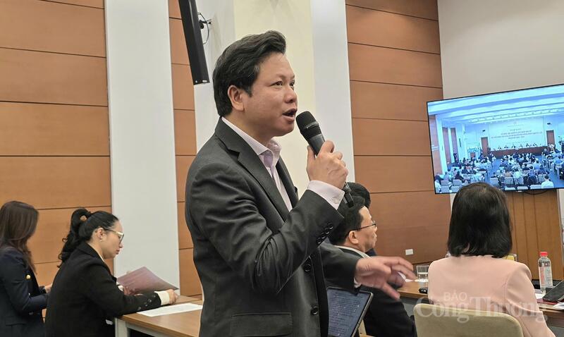 Ông Phan Trung Tuấn - Vụ trưởng Vụ Chính quyền địa phương, Bộ Nội vụ thông tin làm rõ câu hỏi báo chí nêu.