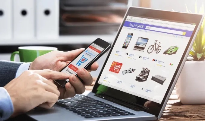 Tổng giá trị giao dịch trên 4 nền tảng Shopee, TikTok Shop, Lazada và Tiki đạt 458,16 nghìn tỷ đồng, tăng 26% so với năm 2024. Ảnh minh hoạ