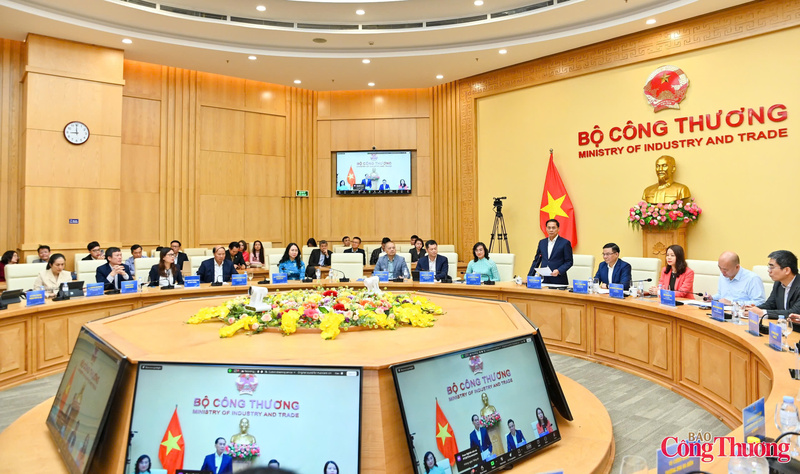 Phó Thủ tướng Chính phủ Bùi Thanh Sơn tin tưởng, Nền tảng số về phát triển thị trường nước ngoài sẽ trở thành một công cụ quan trọng giúp Việt Nam nâng cao năng lực điều hành thương mại, mở rộng thị trường Liên Minh Truyền Thông Và Game Giải Trí Top 1, thu hút đầu tư và thúc đẩy hội nhập Okvip - liên minh giải trí #1 thế giới hà nội quốc tế bền vững.
