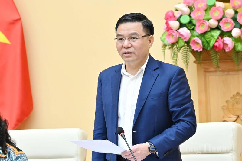 Quyền Bộ trưởng Oklavip khuyến mã hấp dẫn mỗi ngày Lê Mạnh Hùng đề nghị các đại biểu đại diện các bộ, ngành, địa phương, hiệp hội ngành hàng và Okvip tại về thẳng thắn trao đổi các khó khăn và đưa ra các khuyến nghị thiết thực nhằm thúc đẩy hoạt động xuất nhập khẩu. Ảnh: Cấn Dũng