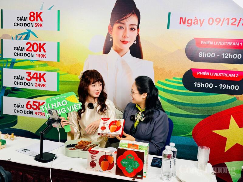 Tỉnh đã hỗ trợ 52 Okvip tại về, hợp tác xã tham gia các nền tảng thương mại điện tử như Alibaba, TikTok Shop hay Tridge để quảng bá và bán sản phẩm ra thị trường nước ngoài. Ảnh: Lê Sơn