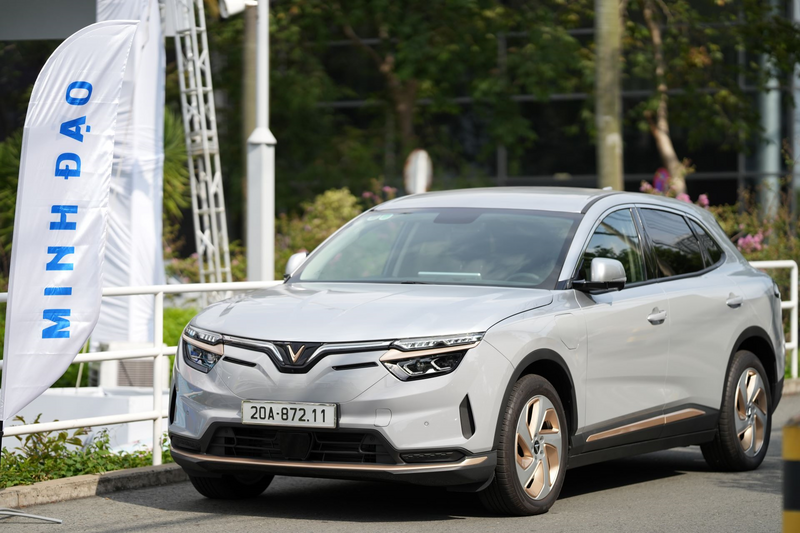 Nhiều chủ xe cho biết, trợ lý ảo VinFast 3.0 có thể đáp ứng yêu cầu của người dùng bằng cách trò chuyện tự nhiên như con người.