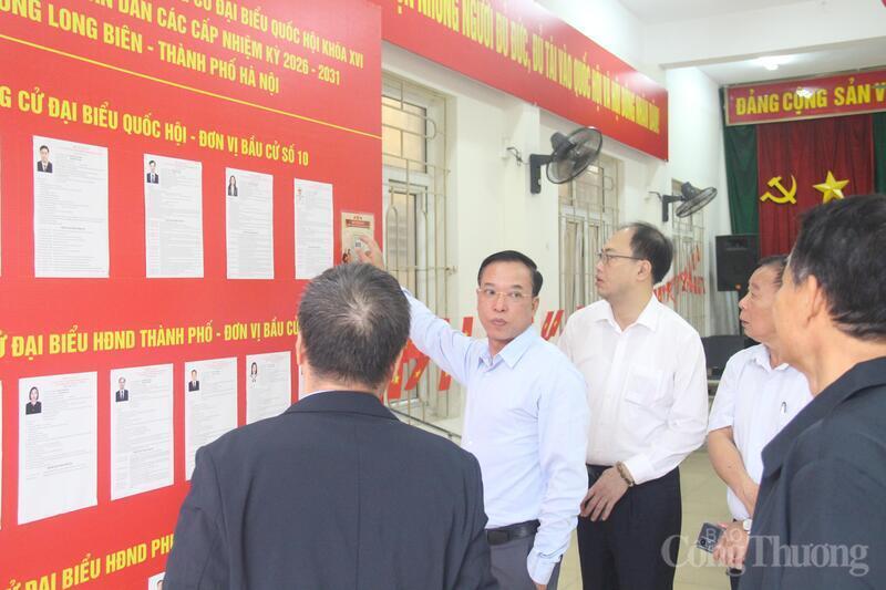 Công tác kiểm tra chuẩn bị cho bầu cử được tiến hành kỹ lưỡng, bài bản tại phường Long Biên