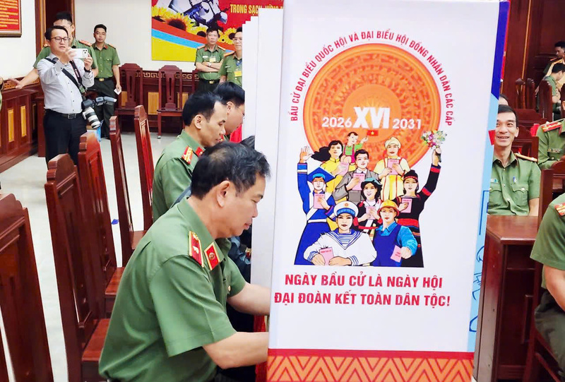 Công tác bầu cử tại Công an tỉnh Đắk Lắk diễn ra trong không khí trang nghiêm, đúng quy trình. Ảnh: Công Lý