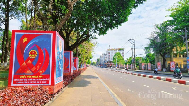 Không khí hướng về ngày bầu cử đại biểu Quốc hội khóa XVI và HĐND các cấp nhiệm kỳ 2026-2031 đang lan tỏa khắp phố núi Pleiku (Gia Lai).