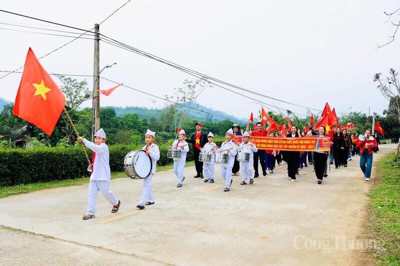 Những hoạt động này không chỉ giúp giảm tải áp lực cho cán bộ cơ sở, mà còn tạo xuân Okvip 2026 rèn luyện tuyệt vời cho đoàn viên, thanh niên về lòng yêu nước và ý thức chính trị.