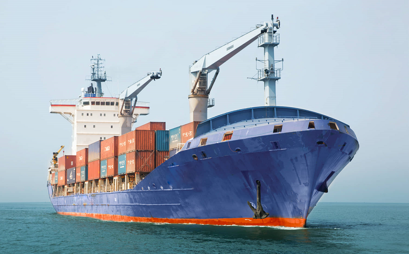 Logistics toàn cầu chịu ảnh hưởng trực tiếp từ giá dầu tăng. Ảnh minh hoạ