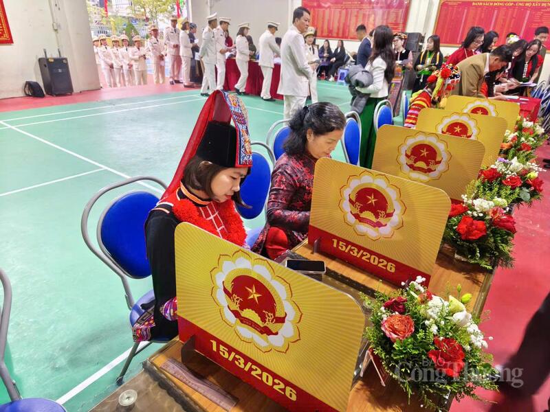 Khu vực bỏ phiếu số 19, phường Tân Phong, tỉnh Lai Châu là khu vực đầu tiên có cử tri hoàn thành bầu cử 100%.