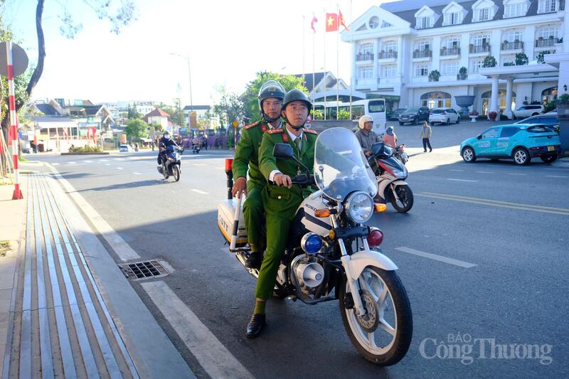 An ninh trật tự trên địa bàn tỉnh Lâm Đồng được thắt chặt trong ngày hội non sông. Ảnh: Lê Sơn