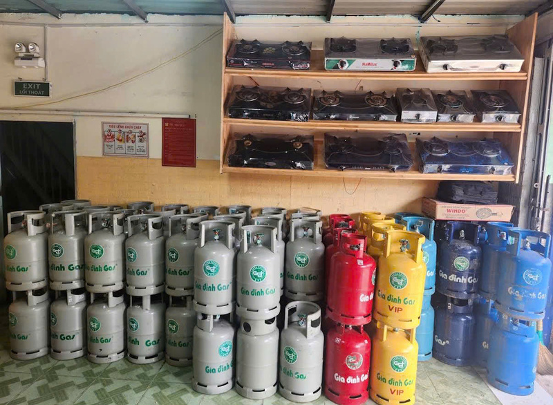 Trước tình hình giá gas biến động và nguồn cung hạn chế, các đơn vị phân phối phải nỗ lực điều phối hàng hóa để duy trì phục vụ khách hàng. Ảnh: Minh Anh