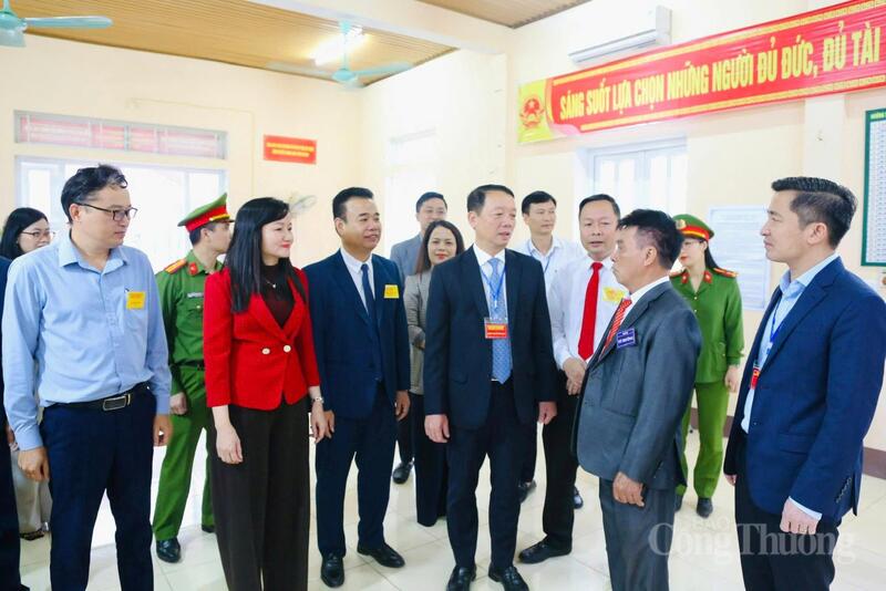 Gần 1 triệu cử tri Hà Tĩnh đi bầu cử - 11