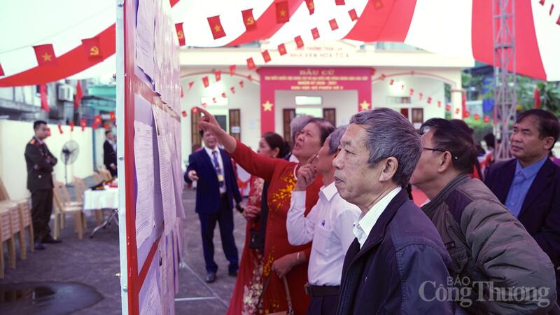 Hơn 2,5 triệu cử tri Hưng Yên tham gia bầu cử sáng 15/3 - 2