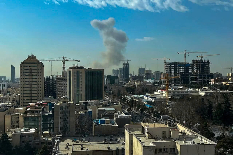 Mỹ - Israel tăng cường tập kích vào lãnh thổ Iran.
