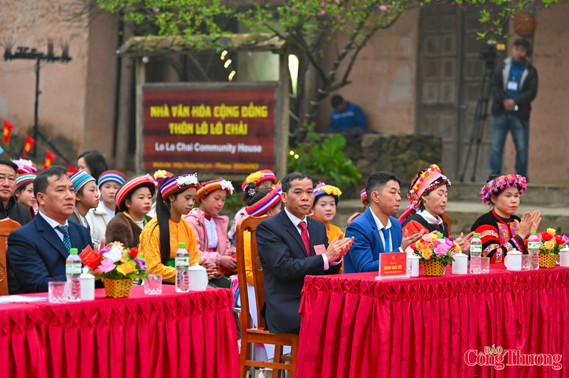 Nhiều cử tri cho biết họ đã chuẩn bị từ sớm để đến bỏ phiếu trong không khí trang trọng của ngày hội non sông.