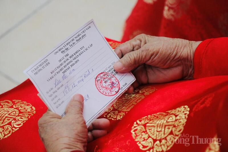 Mỗi lá phiếu là sự gửi gắm niềm tin và kỳ vọng của cử tri vào các đại biểu được lựa chọn.