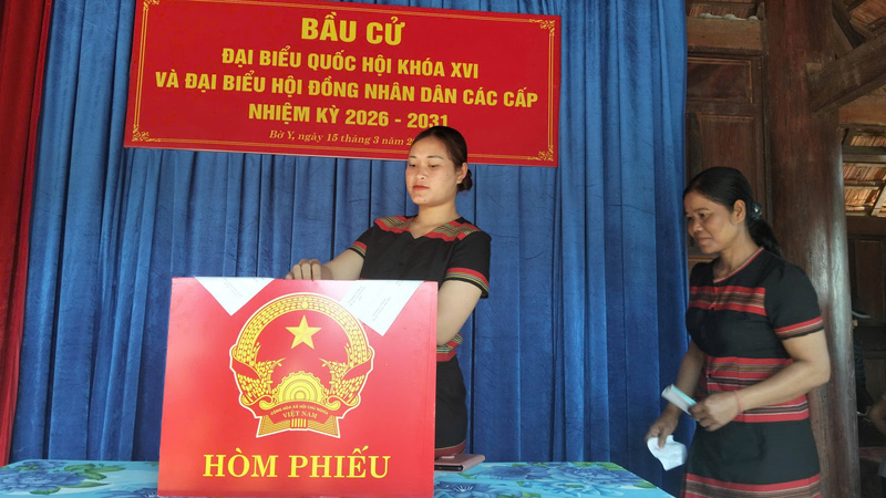 Những lá phiếu nơi vùng biên. Ảnh: Nguyễn Dương