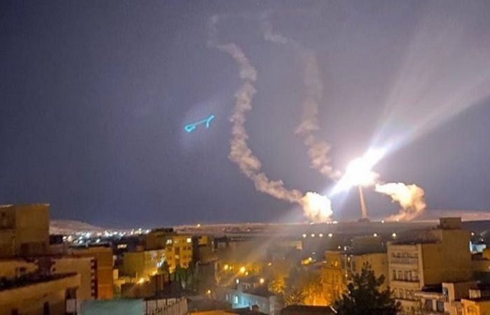 Iran phóng tên lửa và máy bay không người lái vào các căn cứ của Mỹ. Nguồn: Press TV
