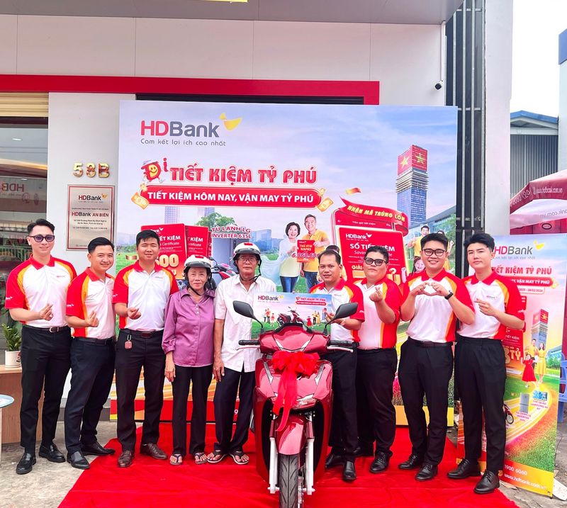Trước đó, trong 3 kỳ quay số đầu tiên, đã có 3 khách hàng trúng thưởng xe SH150i