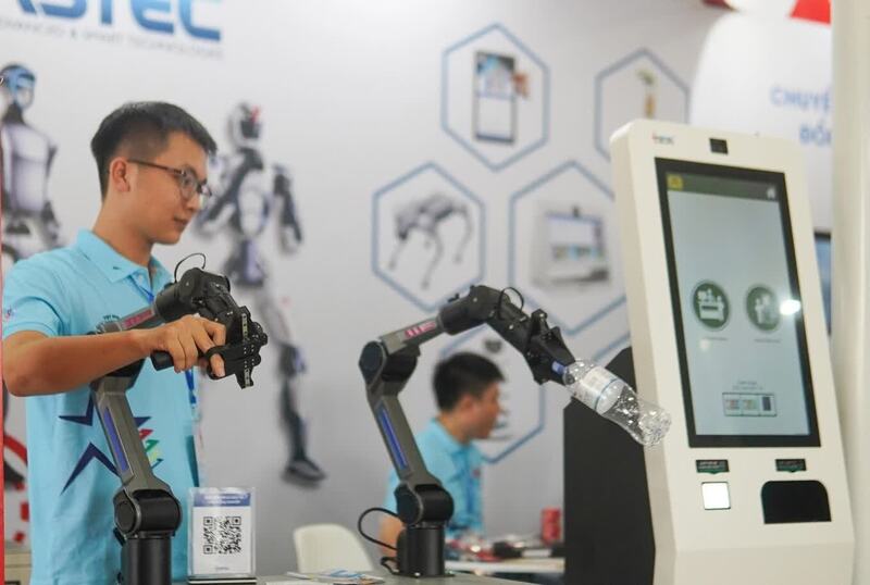 Hà Nội xác định khoa học, công nghệ, đổi mới sáng tạo và chuyển đổi số được xác định là đột phá quan trọng trong phát triển Okvip - liên minh giải trí #1 thế giới hà nội. Ảnh: ĐBND