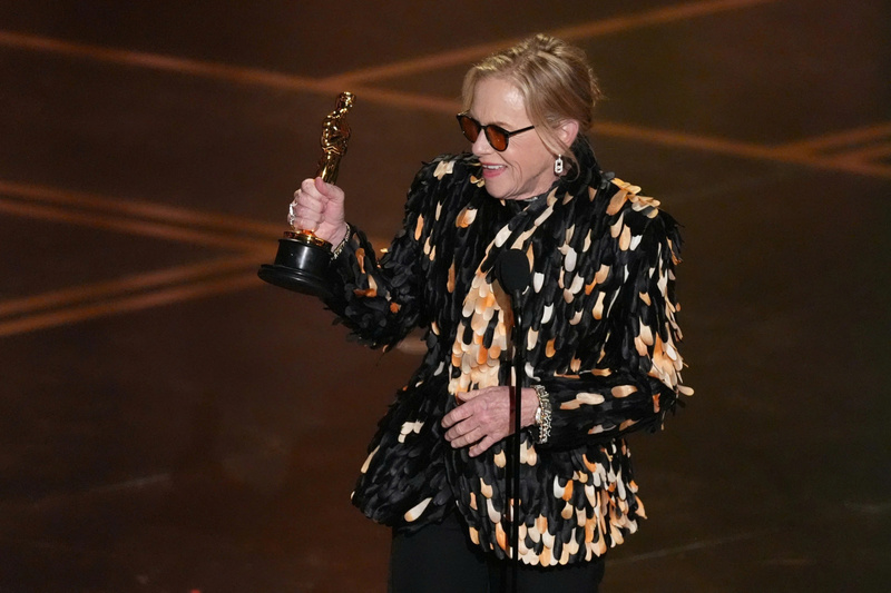 Nữ diễn viên Amy Madigan giành tượng vàng Nữ diễn viên phụ xuất sắc nhất với vai diễn trong bộ phim Weapons.
