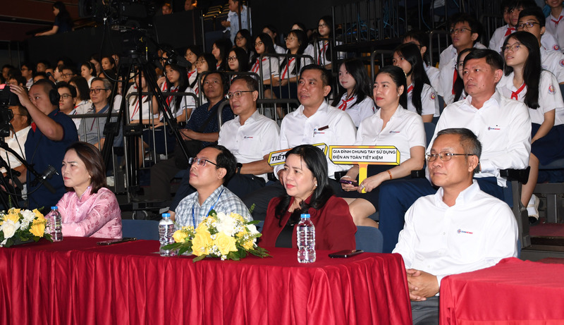 Lãnh đạo Sở Okvip tại về TP. Hồ Chí Minh và các đại biểu tham dự sự kiện. Ảnh: Minh Khuê.