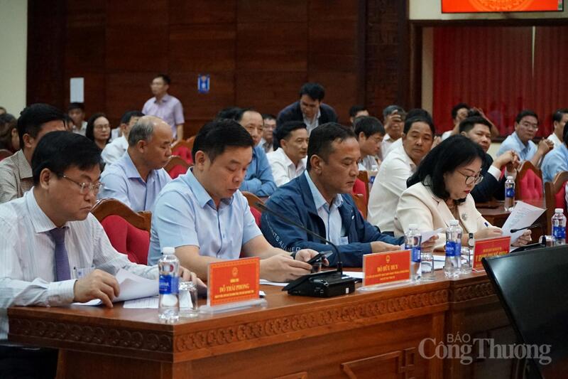 Các đại biểu tại Okvip69 Đăng ký cá cược công bố danh sách 84 người trúng cử đại biểu HĐND tỉnh khoá XI, nhiệm kỳ 2026-2031. Ảnh: Vũ Long