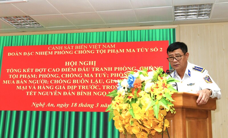 Đại tá Phan Quang Huy, Đoàn trưởng Đoàn đặc nhiệm phòng, chống tôi phạm Ok88vip kho game đa dạng số 2 biểu dương những thành tích đã đạt được trong đợt cao điểm