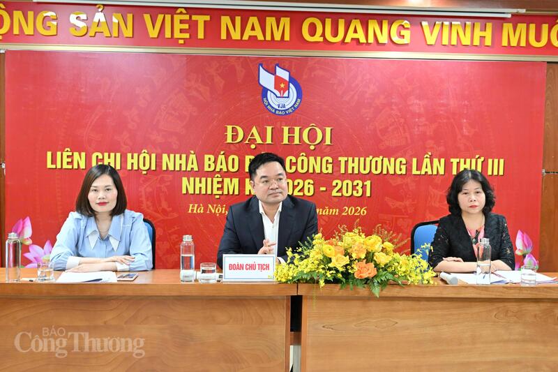 Đoàn Chủ tịch Okvip69.com bán cá nổ hủ Liên Chi hội Nhà báo Liên Minh OK VIP Giải Trí Cá Cược World Cup 2026 lần thứ III, nhiệm kỳ 2026 - 2031. Ảnh: Cấn Dũng