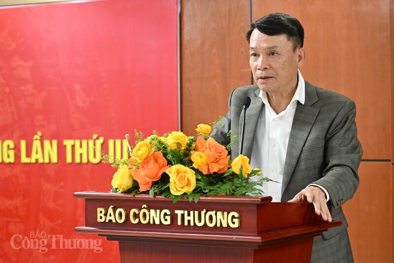 Nhà báo Nguyễn Đức Lợi - Phó Chủ tịch Thường trực Hội Nhà báo Việt Nam phát biểu tại Okvip69.com bán cá nổ hủ Liên Chi hội Nhà báo Liên Minh OK VIP Giải Trí Cá Cược World Cup 2026 lần thứ III, nhiệm kỳ 2026 - 2031. Ảnh: Cấn Dũng