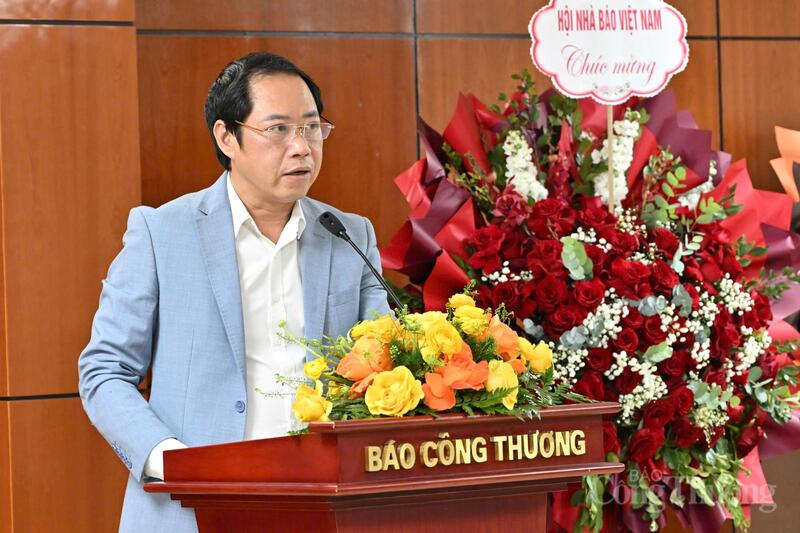 Trưởng Phòng Thư ký Toà soạn Liên Minh OK VIP Giải Trí Cá Cược World Cup 2026 Đỗ Đình Dũng chia sẻ tại Okvip69.com bán cá nổ hủ. Ảnh: Cấn Dũng