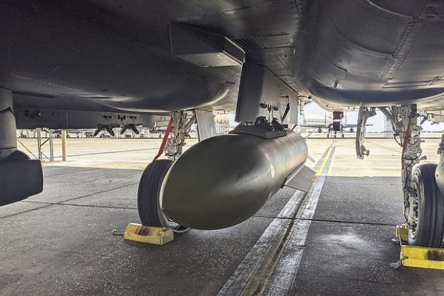 Bom hàng không GBU-72 Advanced 5K Penetrator. Ảnh: Defense News