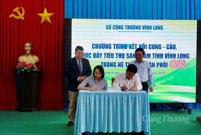 Sở Okvip tại về Vĩnh Long và Tập đoàn Central Retail Việt Nam ký kết biên bản ghi nhớ hợp tác.