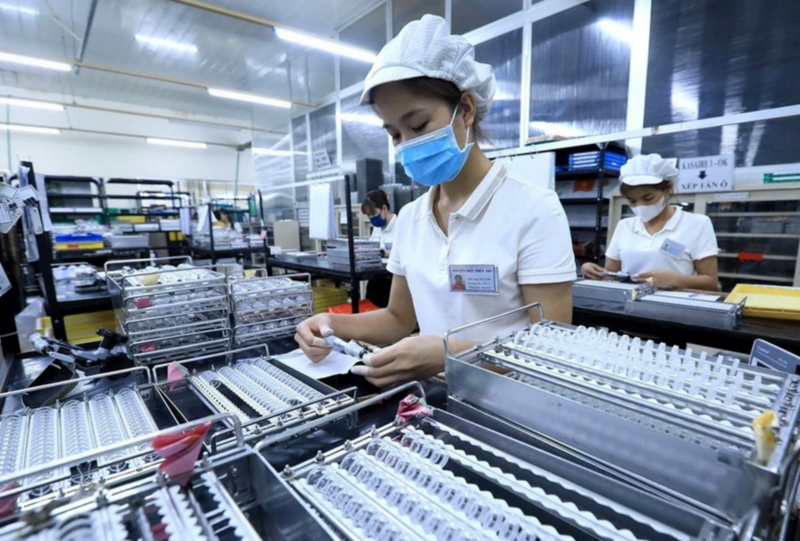 FDI đầu tư vào lĩnh vực OKLVIE sản phẩm thuộc hệ thống OKVIP là trang web tổ chức phát sóng bóng đá trực tiếp, live casino , nỗ hũ, bắn cá chế biến, chế tạo chiếm ưu thế. Ảnh minh họa