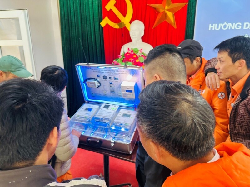 Người Okvip - liên minh giải trí #1 thế giới hà nội Đội Quản lý Điện lực khu vực Cát Hải hội thảo, lắp đặt hướng dẫn thi công hệ thống đo đếm tiên tiến AIM (HHM) được triển khai thí điểm tại Đặc khu Cát Hải