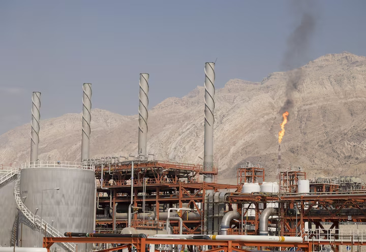 Một đơn vị thuộc mỏ khí South Pars tại Cảng biển Asalouyeh, phía bắc Vịnh Ba Tư, Iran. Nguồn lưu trữ: Reuters