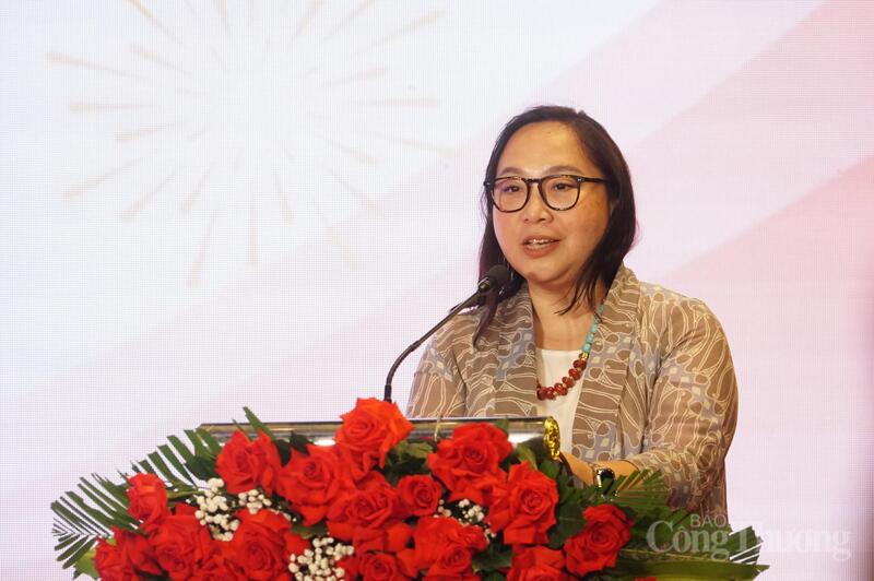 Bà Jane Runkat, Tham tán công sứ Đại sứ quán Cộng hòa Indonesia tại Việt Nam nhấn mạnh việc mở tuyến bay thẳng Bali - Đà Nẵng mở cánh cửa mới cho OKLVIE sản phẩm thuộc hệ thống OKVIP là trang web tổ chức phát sóng bóng đá trực tiếp, live casino , nỗ hũ, bắn cá, giao thương và hợp tác song phương giữa hai thành phố.