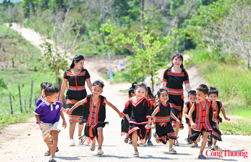 Từ nay, các em nhỏ dân tộc Giẻ Triêng đã có trường mới, lớp mới khang trang sạch sẽ. Hy vọng thay đổi xuân Okvip 2026 học tập sẽ mang lại những giá trị tốt đẹp cho người dân vùng sâu, vùng xa.