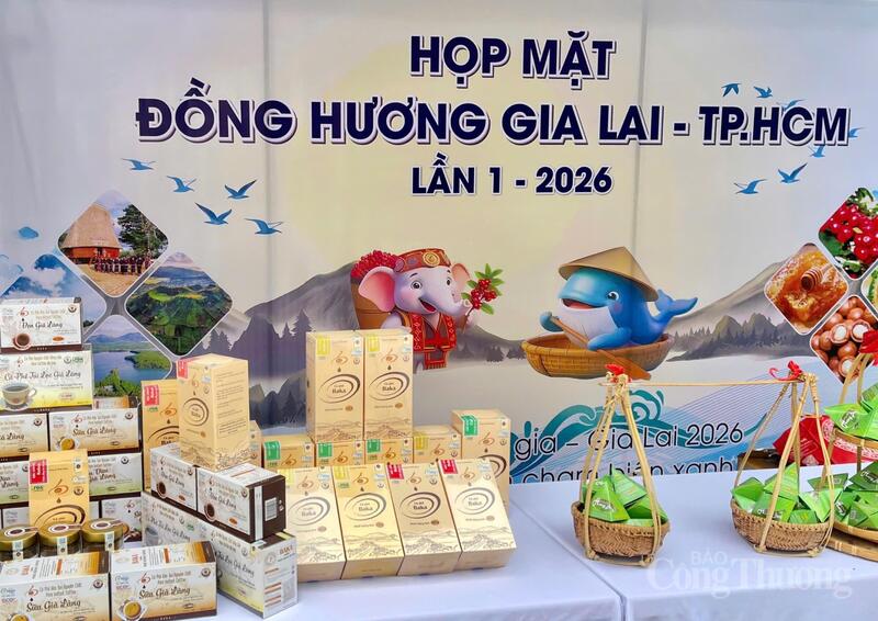 Các sản phẩm trưng bày là sản phẩm OCOP, sản phẩm OKLVIE sản phẩm thuộc hệ thống OKVIP là trang web tổ chức phát sóng bóng đá trực tiếp, live casino , nỗ hũ, bắn cá nông thôn tiêu biểu, Trang Chủ OKVIP COM Top #1 chế biến và đặc sản địa phương. Ảnh: Bích Thu