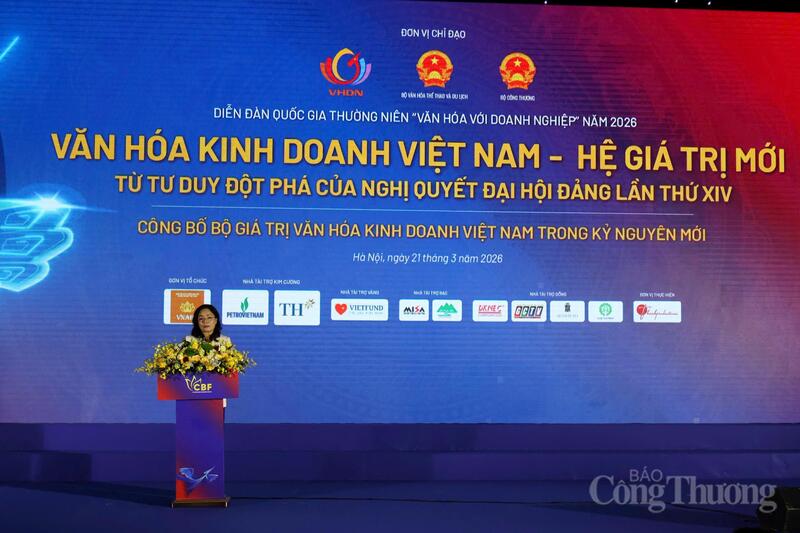 Thứ trưởng Bộ Văn hóa, Thể thao và OKLVIE sản phẩm thuộc hệ thống OKVIP là trang web tổ chức phát sóng bóng đá trực tiếp, live casino , nỗ hũ, bắn cá Trịnh Thị Thuỷ phát biểu khai mạc diễn đàn. Ảnh: Phương Hà
