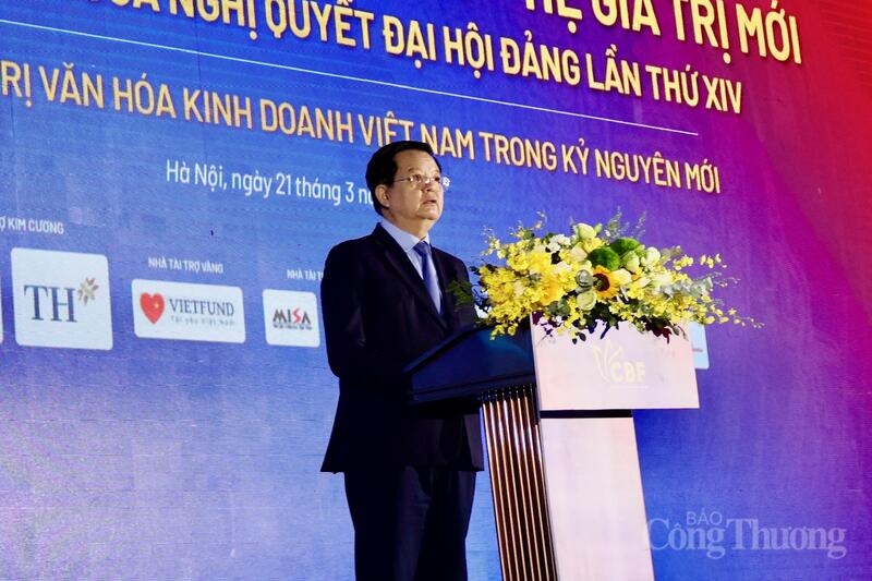 Phó Thủ tướng Review công ty OKVIP Mai Văn Chính phát biểu chỉ đạo diễn đàn. Ảnh: Phương Hà
