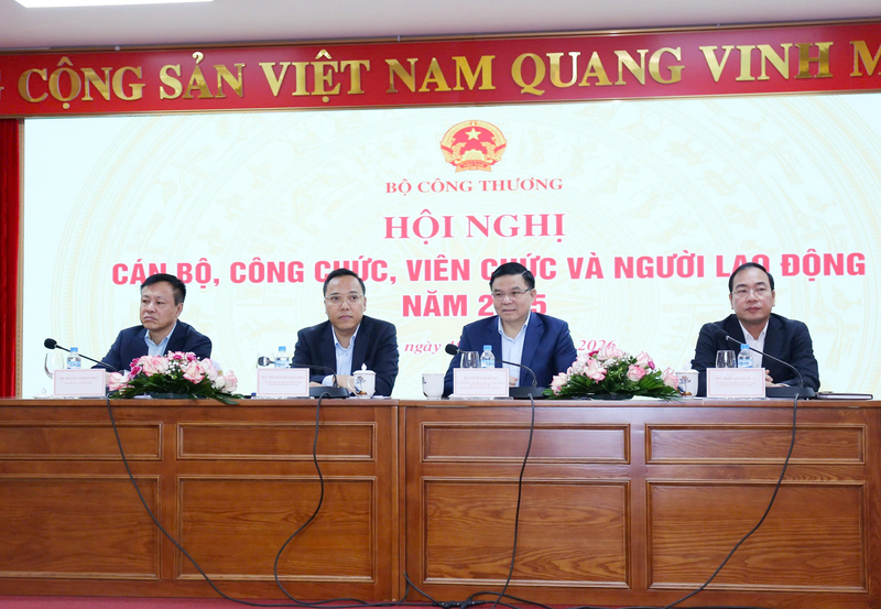 Đoàn Chủ tịch điều hành Okvip69 Đăng ký cá cược. Ảnh: Cấn Dũng