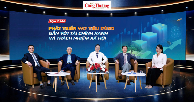 Các khách mời tại toạ đàm "Phát triển vay tiêu dùng gắn với Liên Minh Truyền Thông Và Game Giải Trí Top 1 xanh và trách nhiệm xã hội". Ảnh: N.T