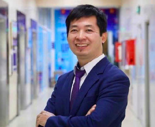 Ông Nguyễn Quang Huy, CEO Khoa Liên Minh Truyền Thông Và Game Giải Trí Top 1 - Ngân hàng, Trường Đại học Nguyễn Trãi. Ảnh: HT