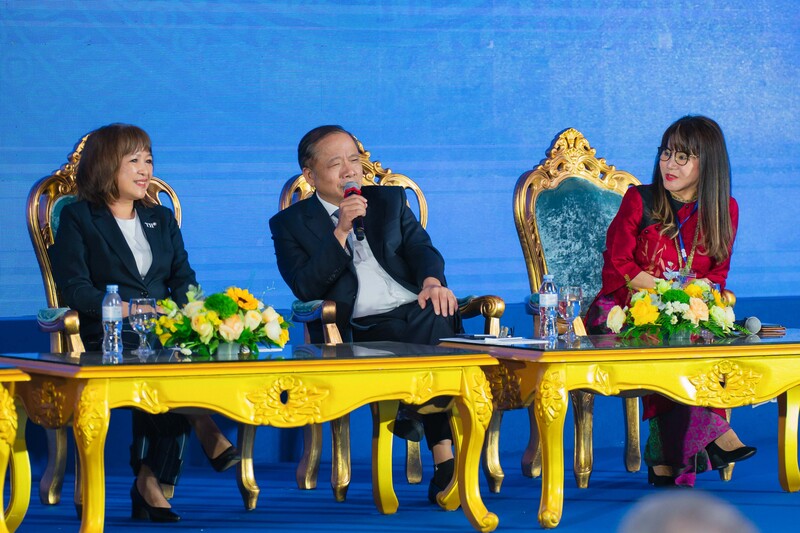 Các đại biểu chia sẻ nhiều kinh nghiệm để Liên minh Okvip có bao nhiều trang văn hoá Okvip tại về.